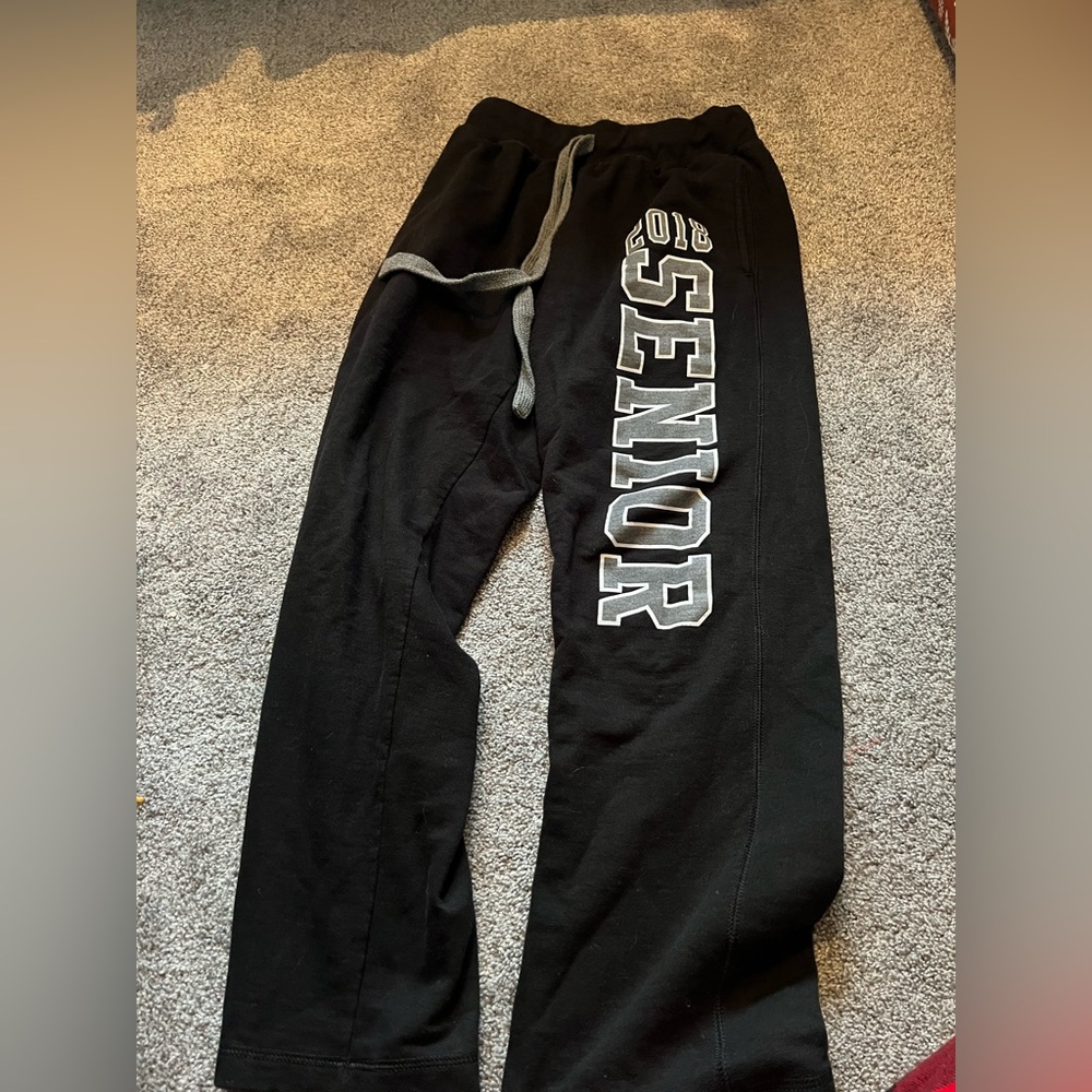 Jostens 2018 senior sweatpants size small